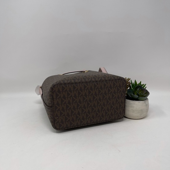 Michael Kors Suri Small Bucket Bag - Picture 6 of 11